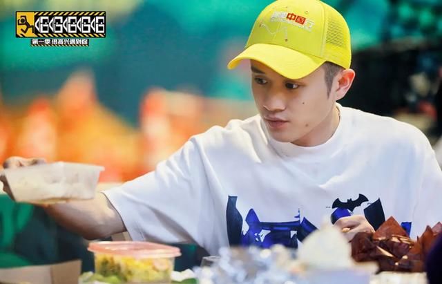 凑齐“跑男”和“极挑”的新综艺《哈哈哈哈哈》，怎么这么无聊？