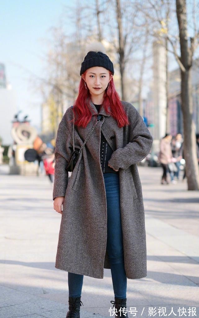 搭配 大衣下面尽量少配运动鞋,现在流行这样穿,时髦又能显气质!