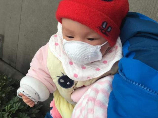 就诊|孩子发烧去医院,排队排到800多号,曾经家长的冲动换来儿科无人