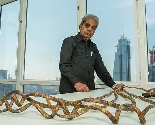 变化|大爷剪掉留了44年长指甲,捐给博物馆,不料指甲剪掉后发生了变化