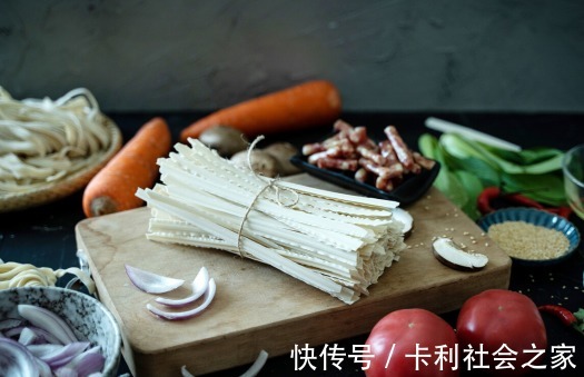 控制血糖|46歲阿姨因血糖過高死亡，醫生：這4種食物是根源，高血糖碰不得