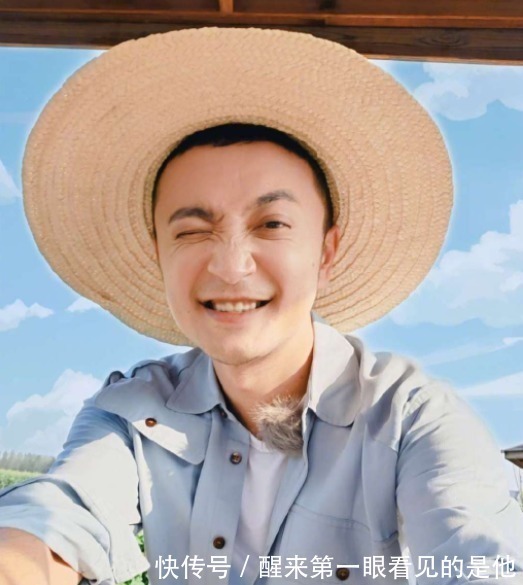 sing尼格买提也关注王俊凯的童年，在他面前提新加坡的梗，粉丝也补刀