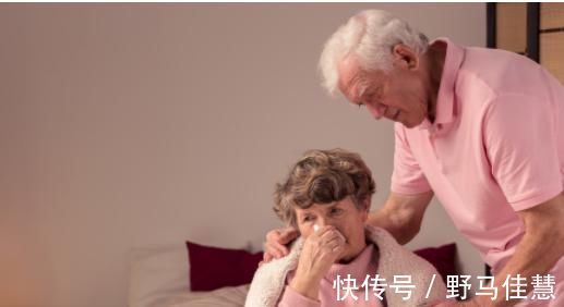 睡不着|为什么很多老人半夜醒来后,就睡不着了?医生:多半是这两个原因