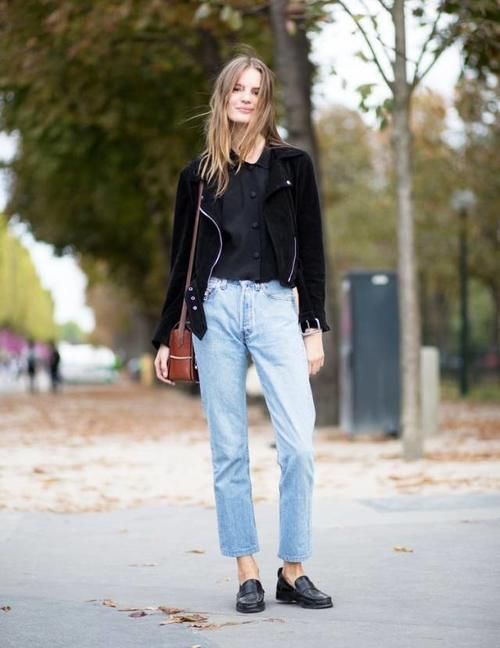 最近火了一种穿法：直筒裤＋乐福鞋，舒适百搭又时髦，春天穿正好