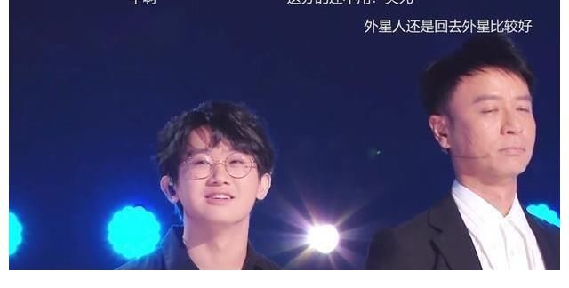 余空|好声音学员余空嗓音似周深，单人挑战汪峰队内五人乐队，一战成名