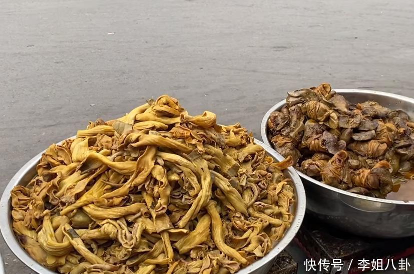 比肉|小伙拿“下脚料”当肉卖,一斤30,比肉贵,每天只卖10大锅