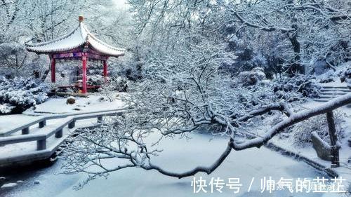 七绝#诗词七绝《飞雪》