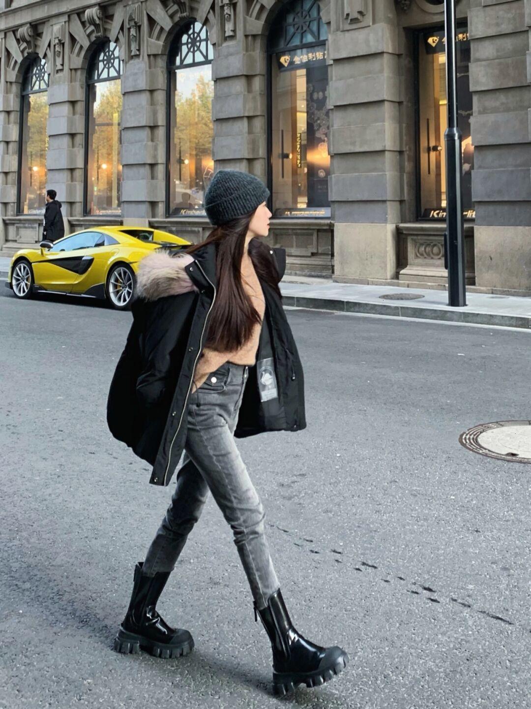 百搭|冬季基础色羽绒服才“真香”,百搭实用还遮肉,配什么单品都好看