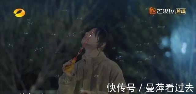 彭彭|那英在《向往的生活》里的演唱會,真的是又尷尬、又好笑、又上頭