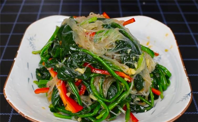 菠菜|怪不得饭店的凉拌菠菜那么好吃，原来做法有诀窍，看完学不会找我