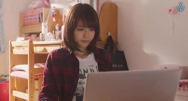 你适合剪刘海吗？还是更加适合中分、偏分发型？