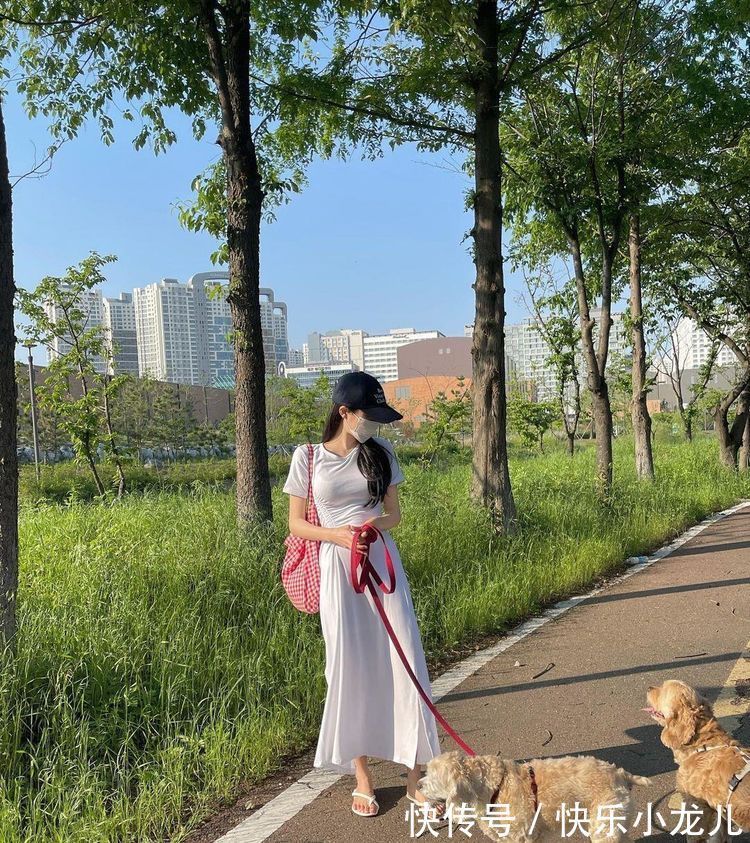 腰线处|腰细大腿粗的女孩别再穿紧身裤了，试试这3种连衣裙，显得时尚可爱