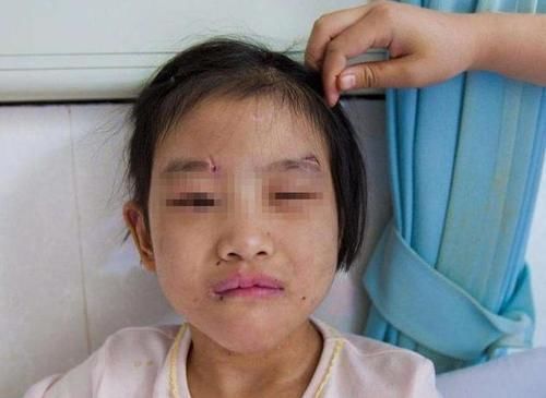 哥哥|哥哥亲近刚出生的妹妹,妹妹就莫名哭泣,妈妈打开襁褓脸都变白了