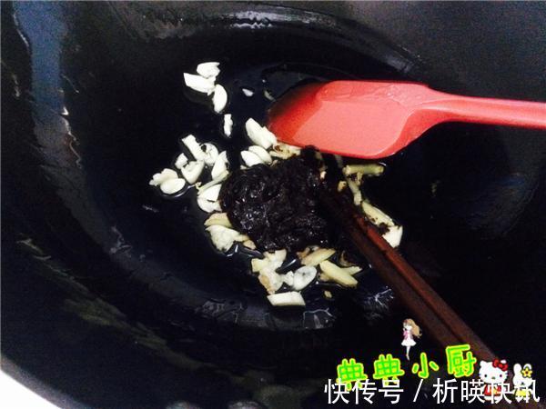 茄子不必清炒啦,如此做几分钟就出锅,开胃又下饭!