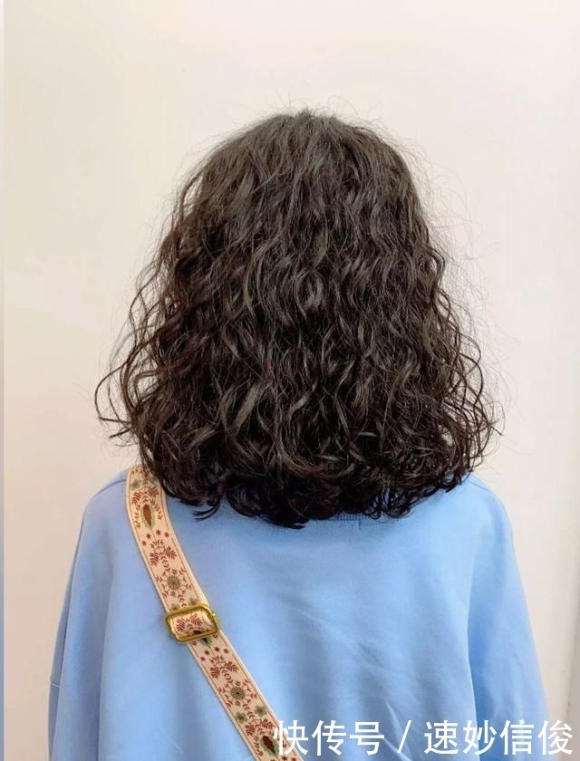 小卷|春节发型别乱剪,14款新时尚发型送给你,剪完让你颜值翻倍