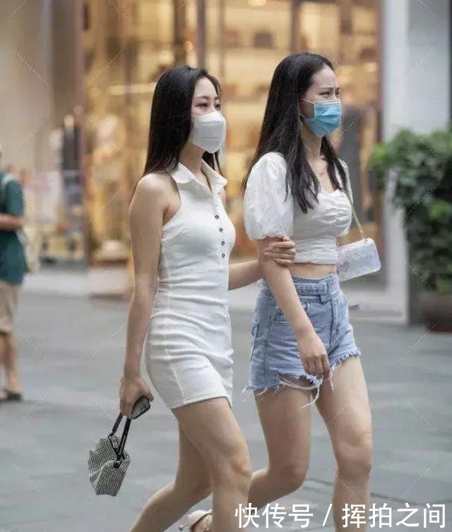 穿搭|忙里偷闲，伴着美丽，白色挂脖清凉穿搭营造一种如莲花般温柔悠远