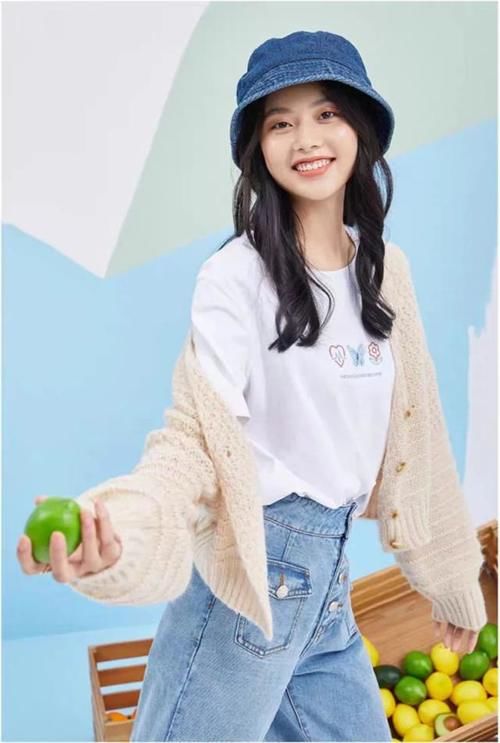 针织衫的春季搭配法则，捕获时髦的穿搭LOOK