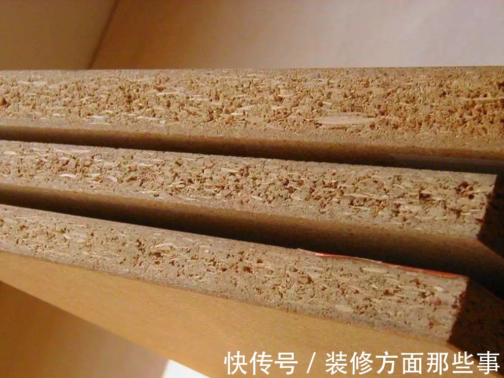 人造|厨房装修选什么板材好,实木板、多层板、刨花板、纤维板哪个好?