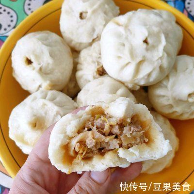 味极鲜|鲜猪肉酸菜包子你这么做，保证你吃一次想十次