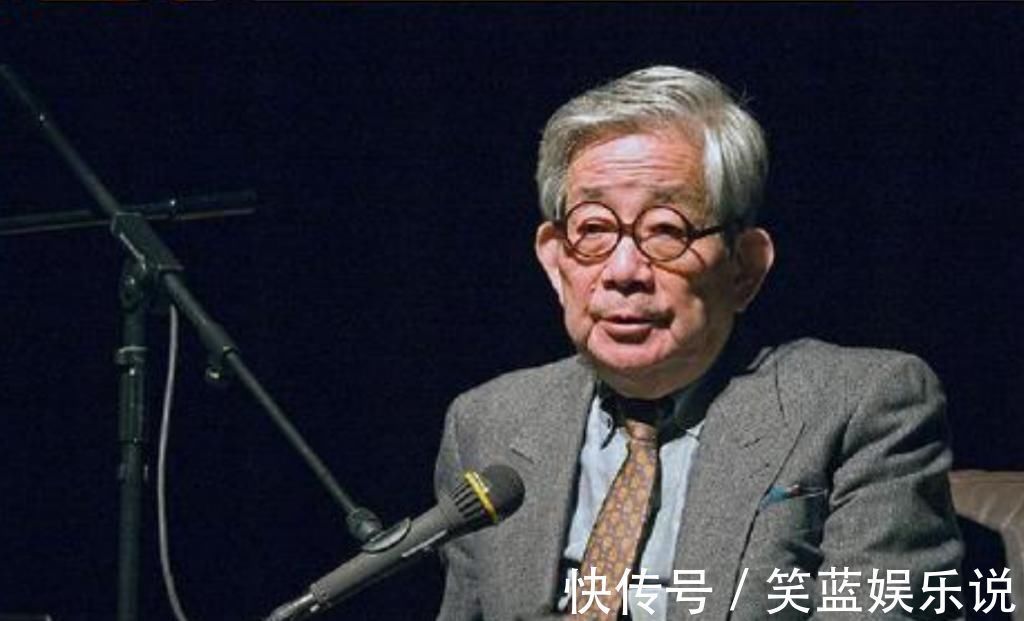 屈原#11年前日本诺贝尔奖得主大江健三郎访华时,为何蹲在鲁迅石像下哭