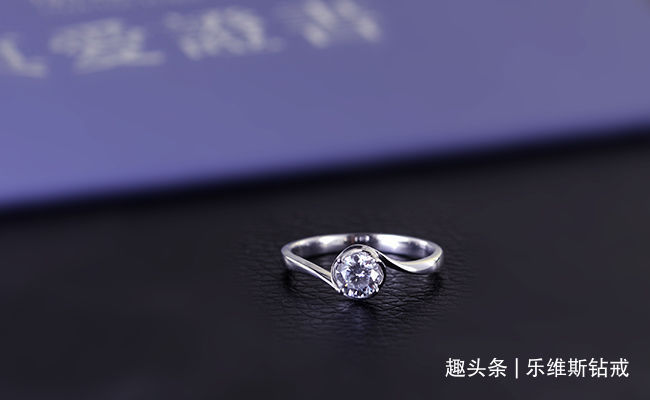 订婚戒指戴哪个手指?戴在不同手指有什么意义?