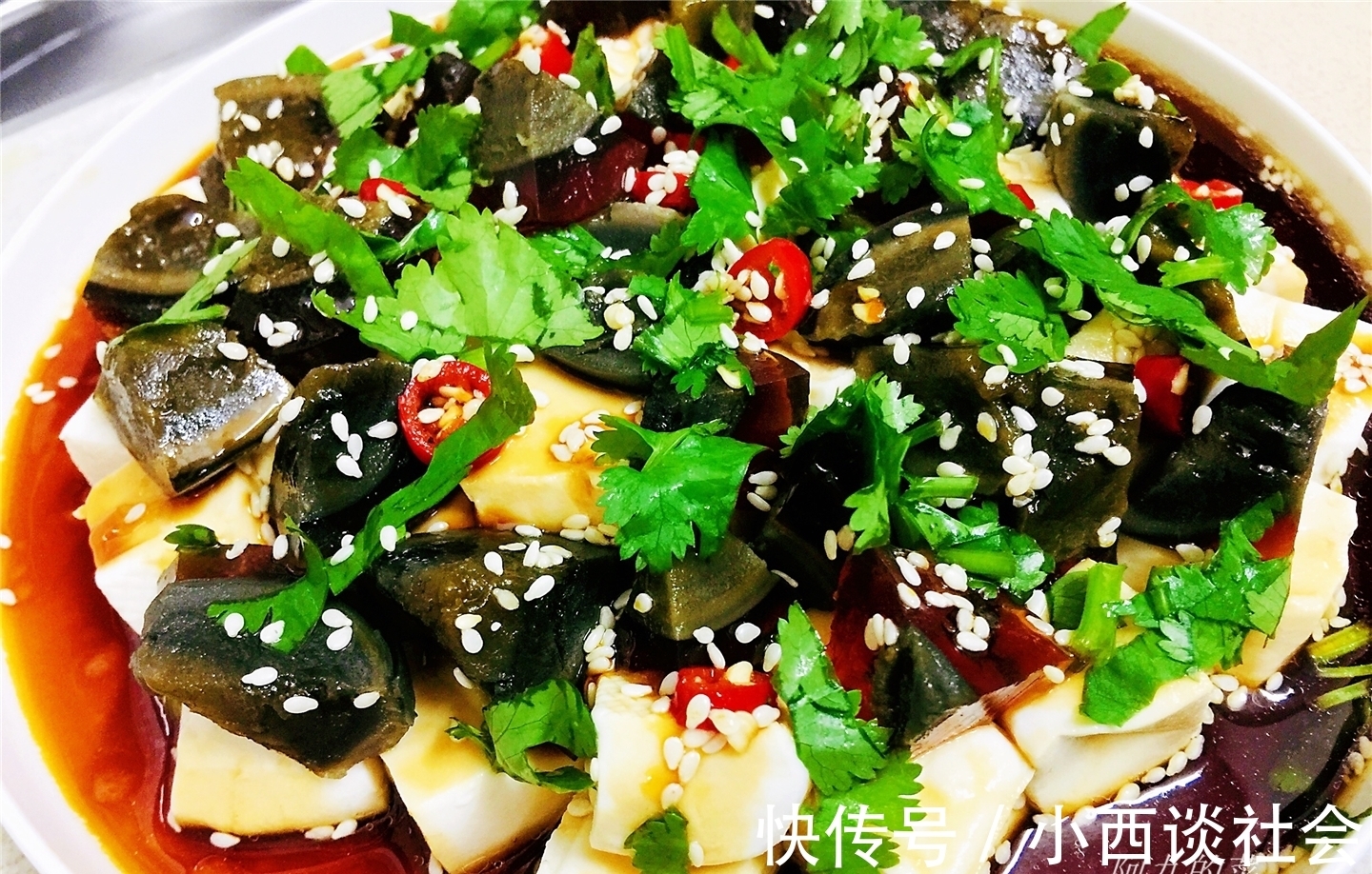 凉菜|入秋后,多吃这菜最好,增进食欲,清热又润燥,成本才几块钱