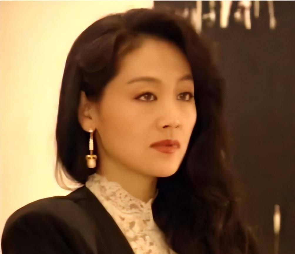 演员王姬:拼命拍戏攒钱给儿子,让女儿还十年养育费,心里有苦衷 - 360娱乐,你开心就好