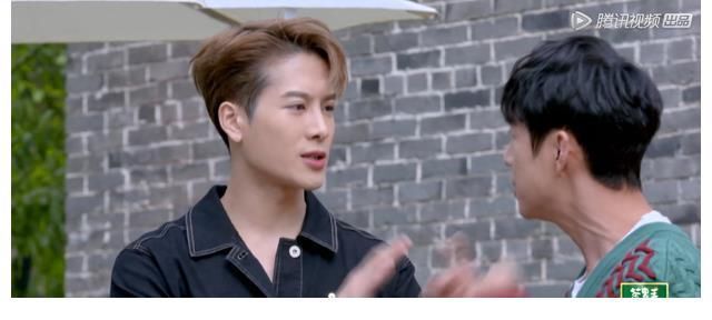 陈梓铭|赵丽颖离婚后综艺首秀状态不佳!何炅没说破,吴磊两个举动很暖心?