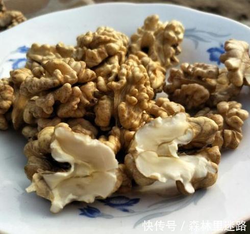 犯错误|冬天吃核桃好处多多,却有一大禁忌,还有人不清楚,别犯错误了