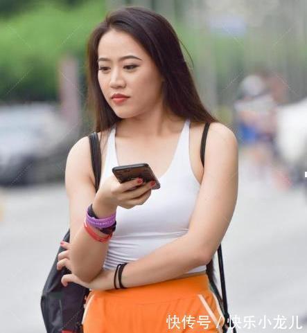 打底衫 超显高的短款打底裤穿搭,选对裙型的女生,特别好看