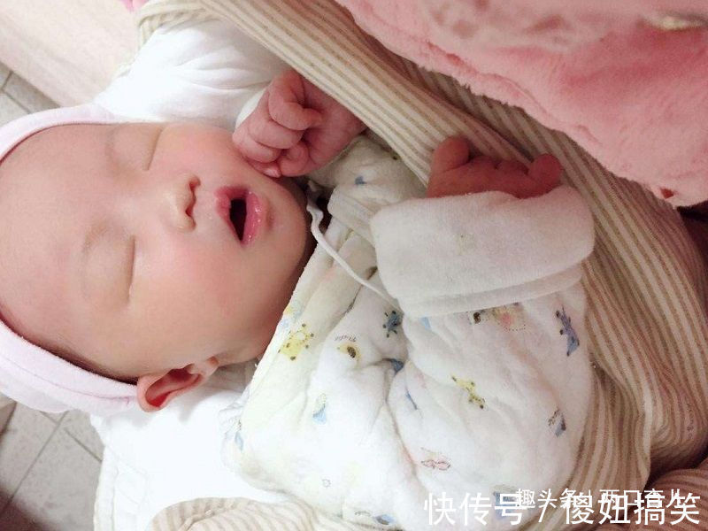 入睡|“暴力”哄睡男婴后,保姆以为婴儿已睡着,父母发现时已经晚了