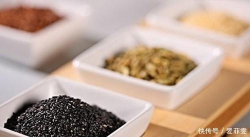 只因每天都吃“它”，爷爷今年95了，一头乌发胜过爸爸，好神奇