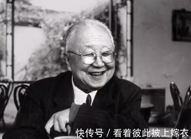 启功先生@1987年启功的润笔费达2000元,贵连收据上的字迹都写得如此洒脱