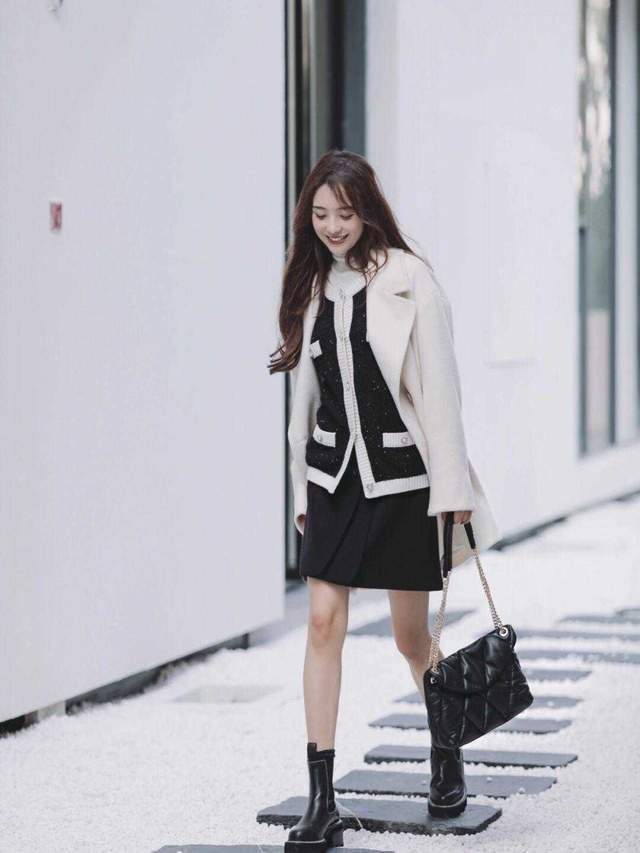 秋冬季节 秋冬季节的大衣怎么选?中长款大衣+半身裙高贵优雅,女神范十足