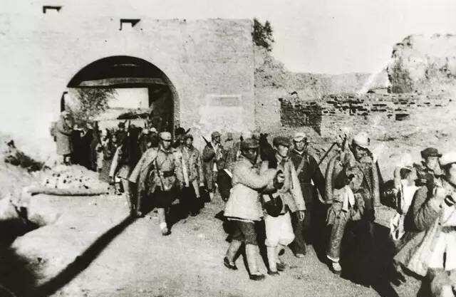 司令|10旅打了大胜仗，上报物资时“留了一手”，陈赓亲命：统统上缴