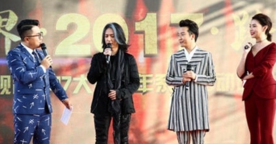 舞台|成了国民骄傲，藏了14年的李玉刚，离开舞台现出原形，究竟为何？