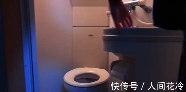 艾玛|女孩蜗居在8平方米公寓里,生活设施一应俱全,月租3800贵吗?