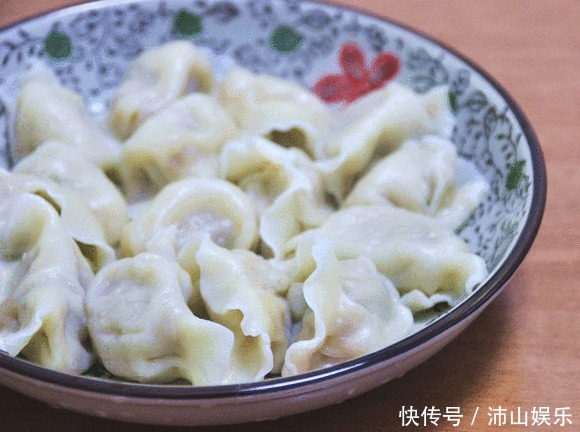 芹菜包饺子5不要直接调馅,这样就瞎了,用对2步,芹菜入味还xian