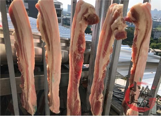 又一年做腊肉的季节，腌腊肉盐和调料比例告诉你，腊肉金黄不发霉