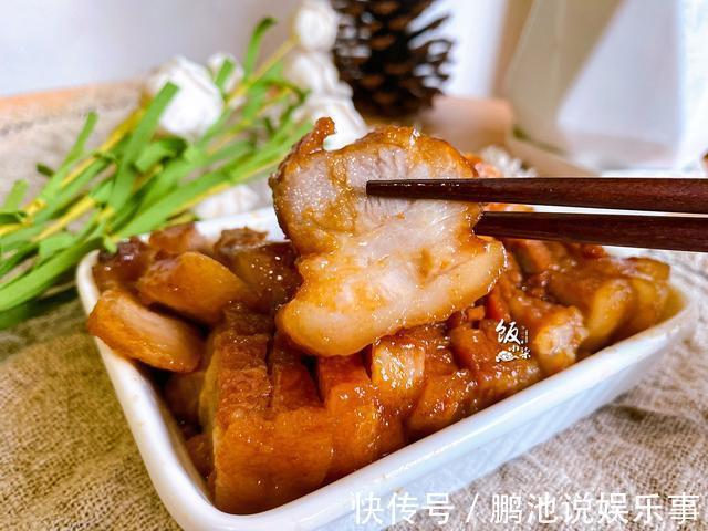 烧烤肉|把整块五花肉放电饭锅里,焖30分钟出锅,把家人都“馋坏了”