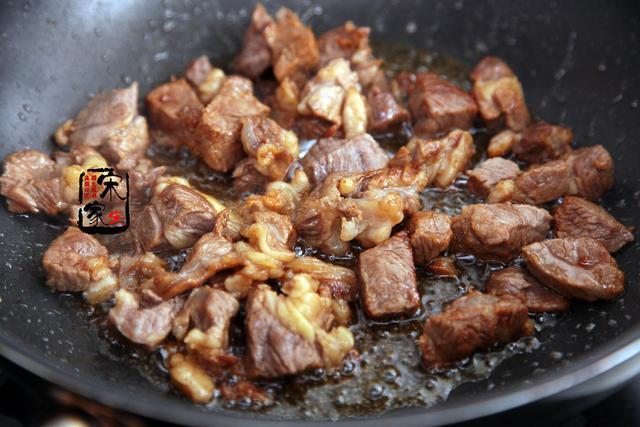 外婆家|外婆来小住,我花70块钱做了1锅红烧牛肉,外婆70元能花好久呀