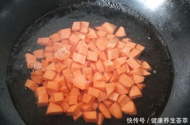 早餐别只用面粉做,用它做一份,香糯美味又简单,2元一斤正当季