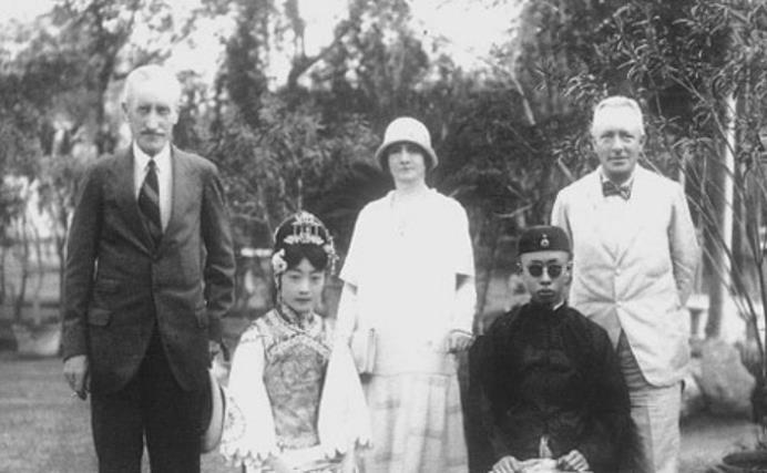 最终|晚清最美皇后婉容,因为她妃子和皇帝闹离婚,最终结局凄凉