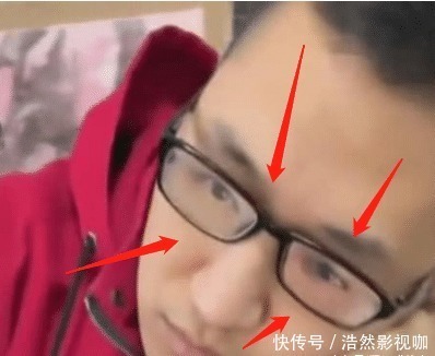 画室学$美术生为了上课睡觉，在眼镜片上画一双“眼睛”，老师差点被骗