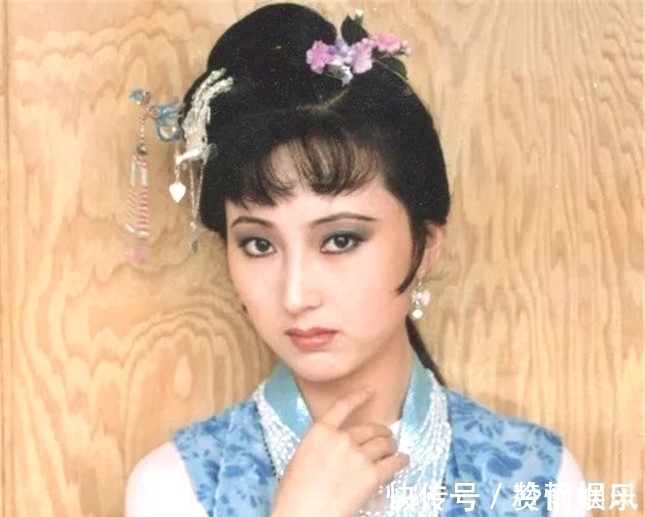 刘姥姥!红楼梦:刘姥姥“雪下抽柴”的故事暗示黛玉为正妻,宝钗为续弦