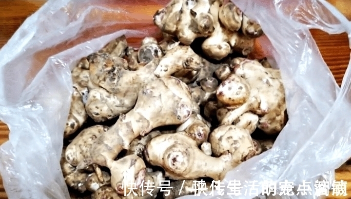 这菜不花一分钱,腌一腌储存一年都不坏,现在正当季,不懂可惜了