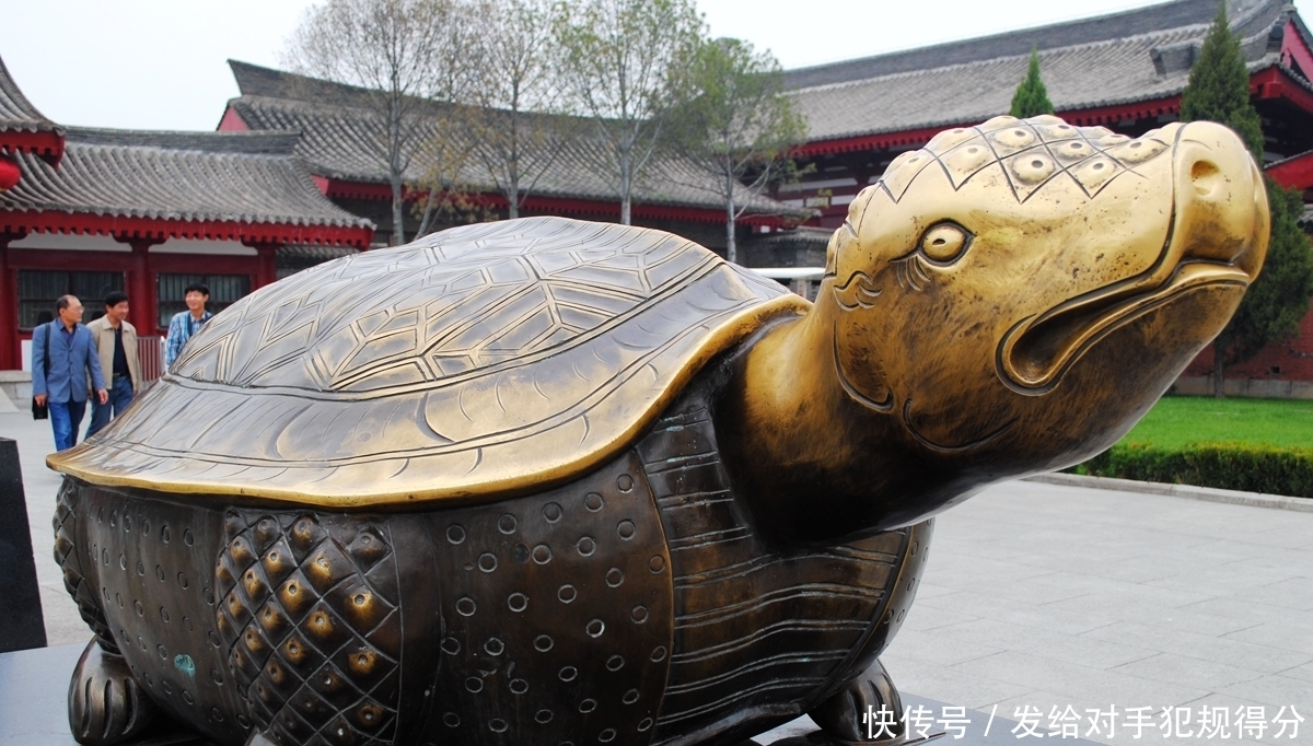 为什么耗资巨大的新法门寺，游客不喜欢去，更喜欢逛老法门寺呢？