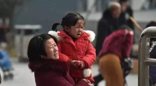 回家|“妈妈,你说要带我一起走的”,孩子把东西收拾好,妈妈却先走了