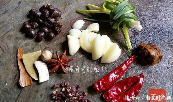 这肉口感似牛蛙,价格不到20一斤,买回来这样炒真巴适