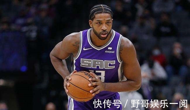 温妮|你为什么打不了NBA？有詹娜、科勒这样的女朋友，你能扛几天？